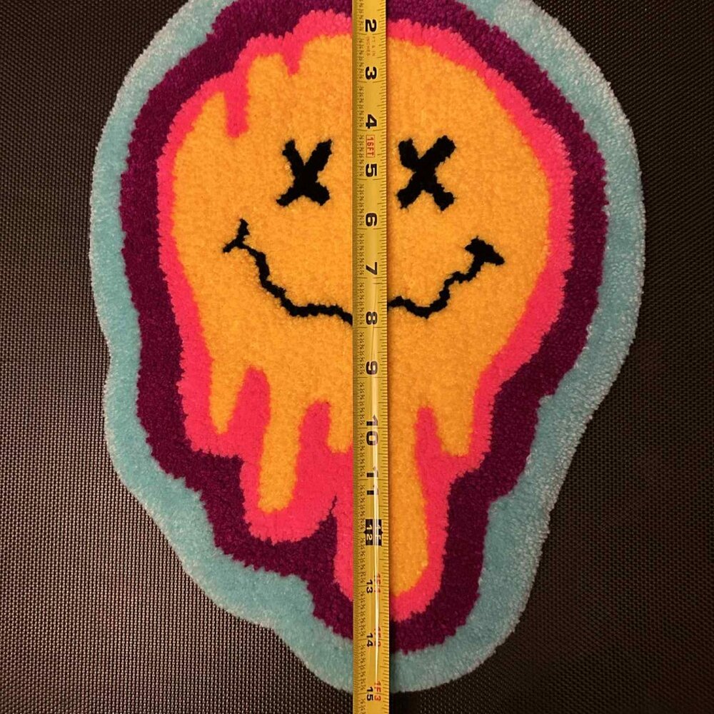 Handmade Trippy Smiley Face Tufted Rug 15"x11" - Picture 3 of 4